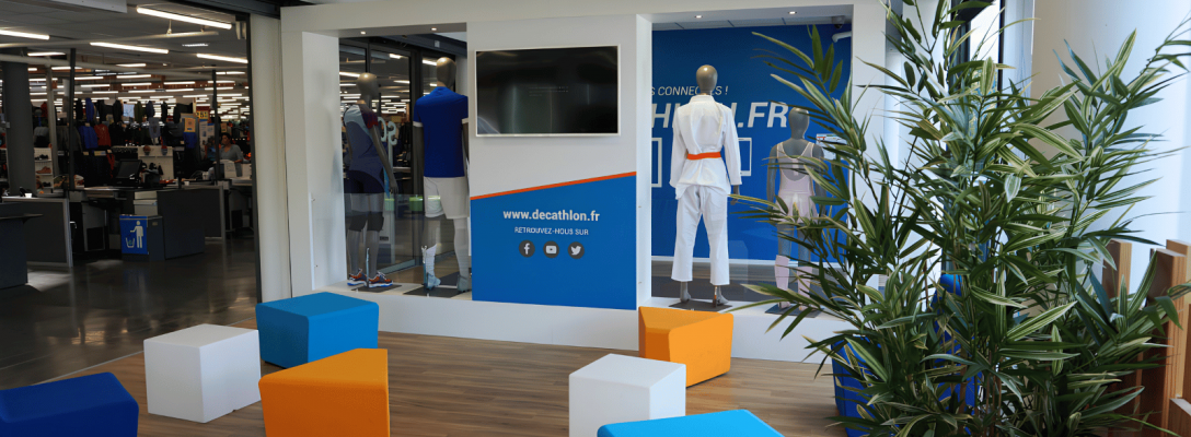 Signalétique intérieure : comment créer un parcours client efficace en magasin ou sur un site ?