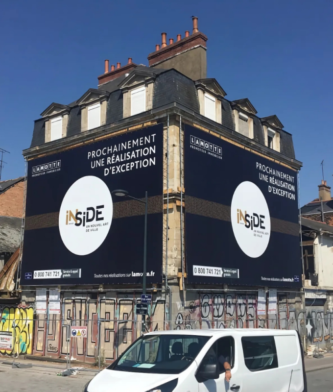 Insitis - Bache Publicitaire Exterieure - Vannes Morbihan Bretagne